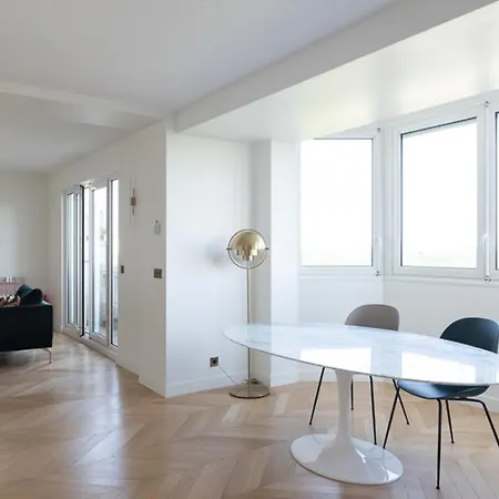 Apartmán 153 M Overlooking The Eiffel Tower