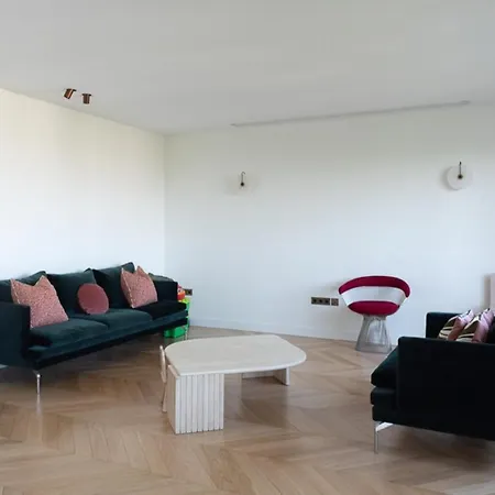 Apartment 153 M Overlooking The Eiffel Tower